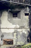 Ligne Maginot - HOCHWALD - (Ouvrage d'artillerie) - Bloc 16
Coffre de droite, créneaux pour jumelage de mitrailleuses et projecteur, en bas créneau pour mortier de 50