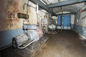 Ligne Maginot - GRASERSLOCH - (Abri) - L'usine électrique
Initialement équipée de deux groupes électrogènes à moteur SUPDI