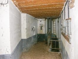 Ligne Maginot - HOCHWALD C3 ( Casemate d'infanterie ) - L'aile droite abritant le créneau FM de façade, la cloche GFM et le central téléphonique
