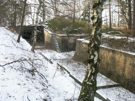 Ligne Maginot - HOCHWALD C5 ( Casemate d'infanterie ) - La casemate et le fossé qu'elle couvre