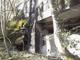 Ligne Maginot - HOCHWALD C9 ( Casemate d'infanterie ) - La façade avec les créneaux de tir