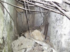 Ligne Maginot - INGOLSHEIM Ouest ( Casemate d'infanterie ) - Les restes de l'intérieur dévasté.