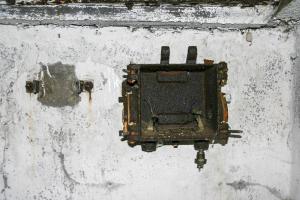 Ligne Maginot - LANGENBERG Bas ( Observatoire d'artillerie ) - Restes d'équipements téléphoniques.