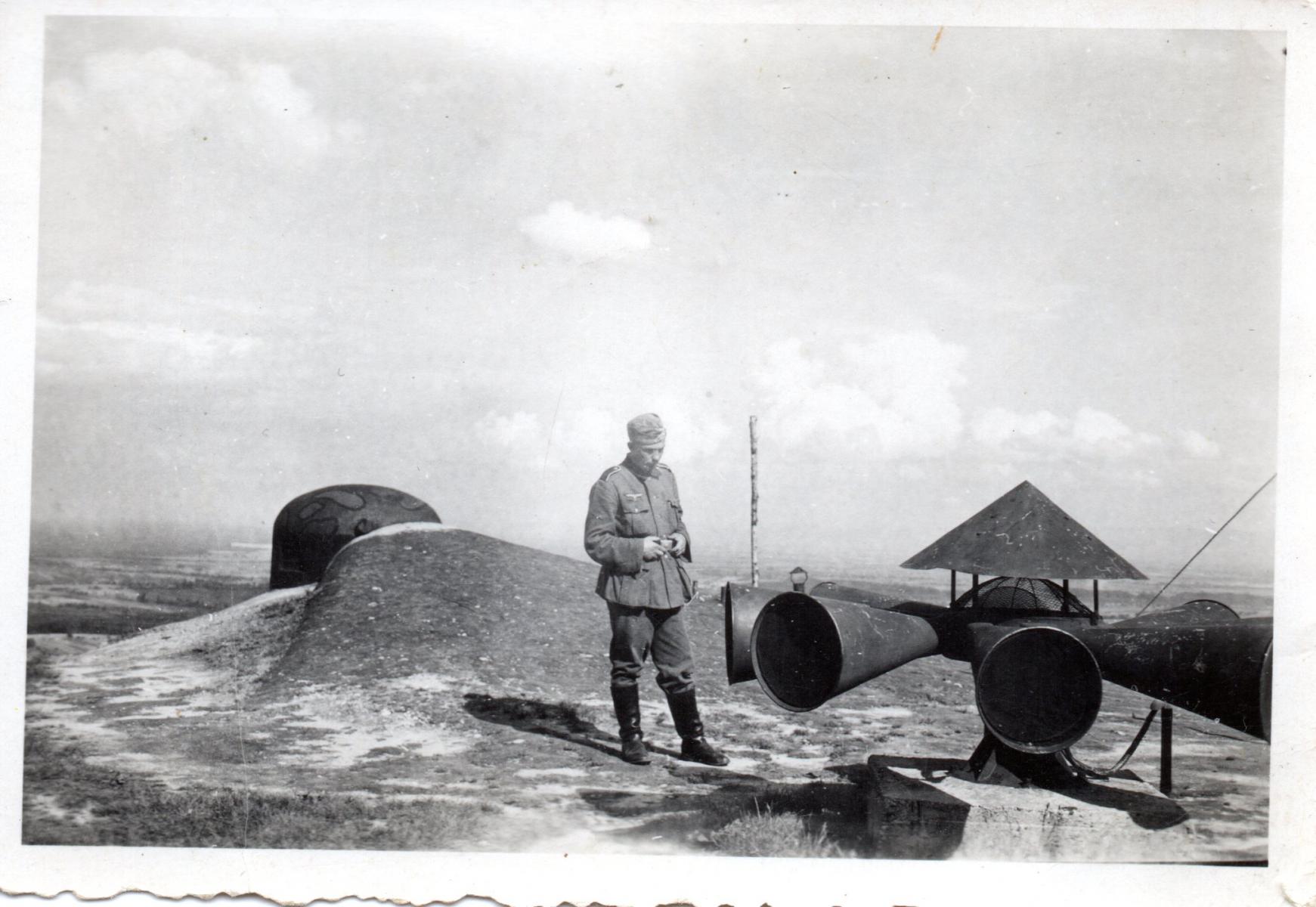 Ligne Maginot - HOCHWALD - (Ouvrage d'artillerie) - Les dessus de C6.
Sirène d'alerte probablement installée par les allemands