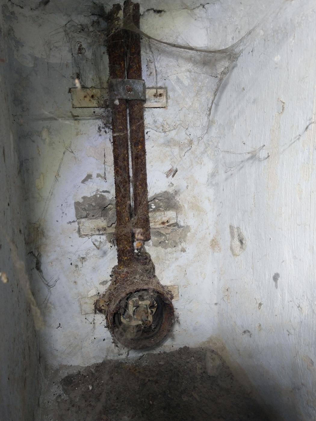 Ligne Maginot - DUCROT EST - (Casemate d'artillerie) - Interrupteur pour l'éclairage