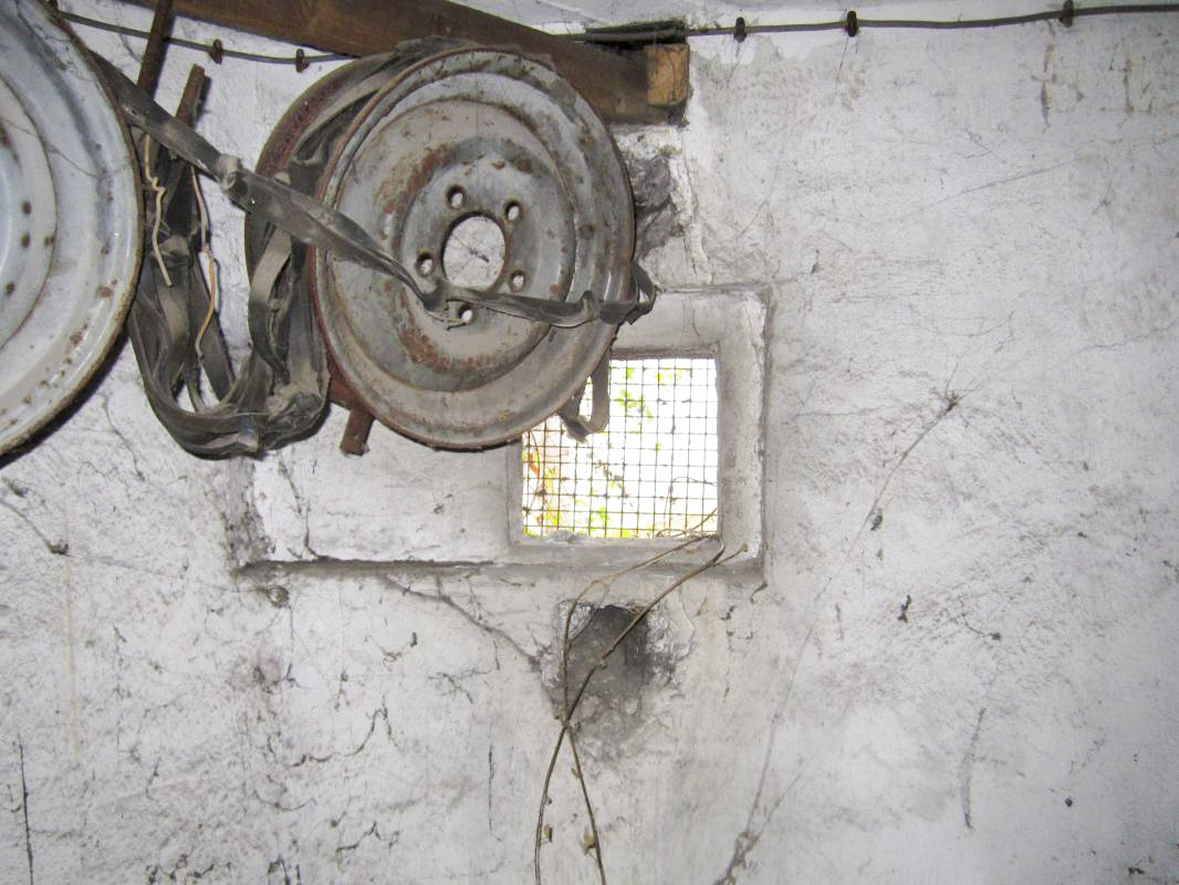 Ligne Maginot - PORT DU RHIN CENTRE 11 - (Blockhaus pour arme infanterie) - Créneau est