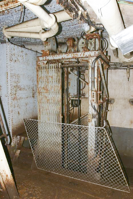 Ligne Maginot - SOETRICH - A11 - (Ouvrage d'artillerie) - Bloc 2
Le monte-charge du bloc