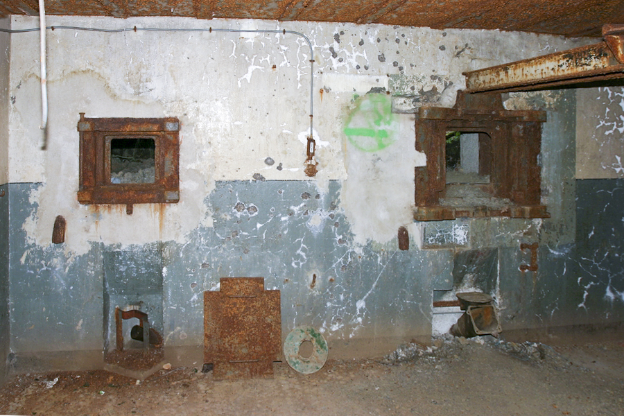 Ligne Maginot - SOETRICH - A11 - (Ouvrage d'artillerie) - Bloc 3
Etage supérieur, la casemate pour mitrailleuses et canon antichar