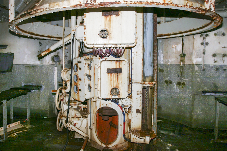 Ligne Maginot - SOETRICH - A11 - (Ouvrage d'artillerie) - Bloc 4
L'étage intermédiaire de la tourelle de 135mm