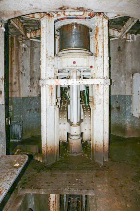 Ligne Maginot - SOETRICH - A11 - (Ouvrage d'artillerie) - Bloc 4
L'étage inférieur de la tourelle de 135mm