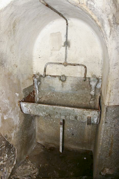 Ligne Maginot - SOETRICH - A11 - (Ouvrage d'artillerie) - Bloc 4
Pied du bloc, évier