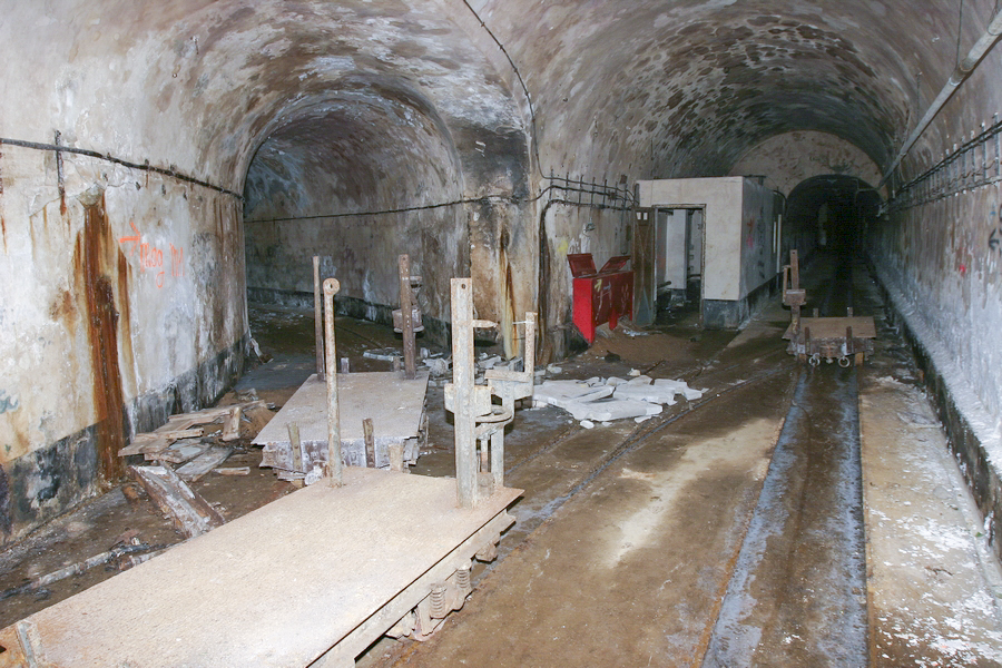 Ligne Maginot - SOETRICH - A11 - (Ouvrage d'artillerie) - Croisement de galeries
La galerie vers le M1 - ZEIG Marc