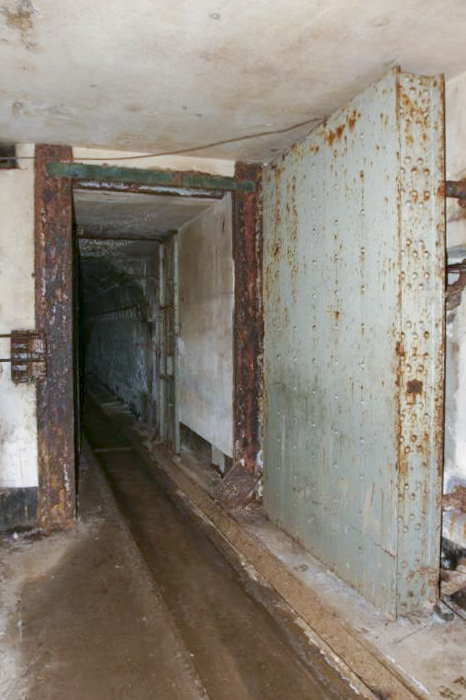 Ligne Maginot - Ouvrage d'artillerie de SOETRICH - La porte pare-souffle séparant les blocs avant des arrières de l'ouvrage