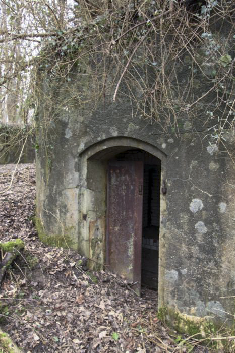 Ligne Maginot - BATTERIE DES PAYSANS - (Cuve pour canon) - Entrée de la soute à munition n°3