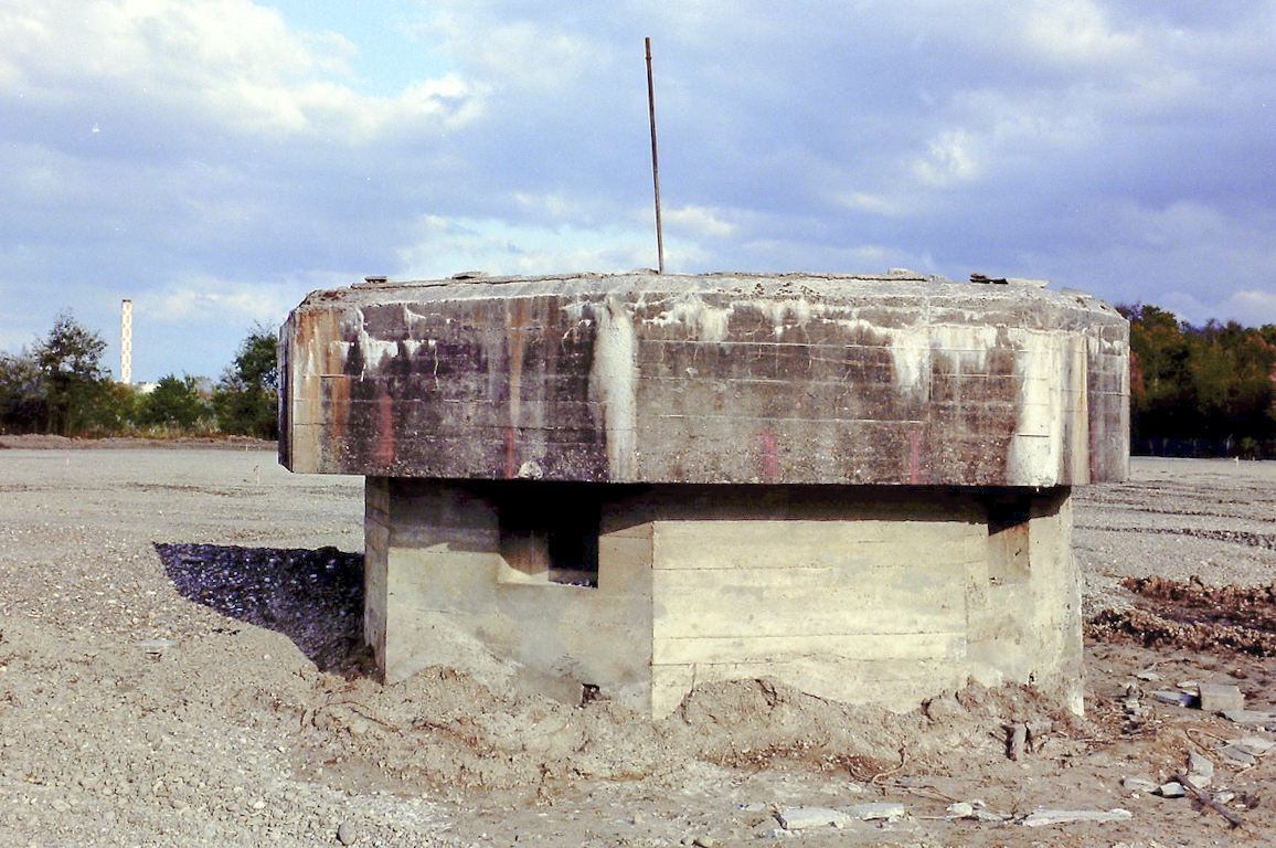 Ligne Maginot - Blockhaus BAUERNGRUNDWASSER Sud-Ouest 3 - Le bloc peu avant sa destruction en 1991 - Alain Perouffe