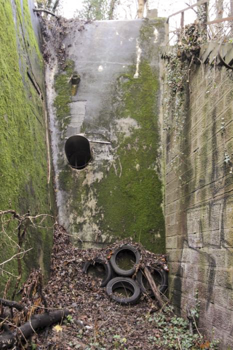 Ligne Maginot - FORT DUCROT - (PC de Secteur) - La prise d'air du PC aménagée dans l'ancien accès à la cour condamné