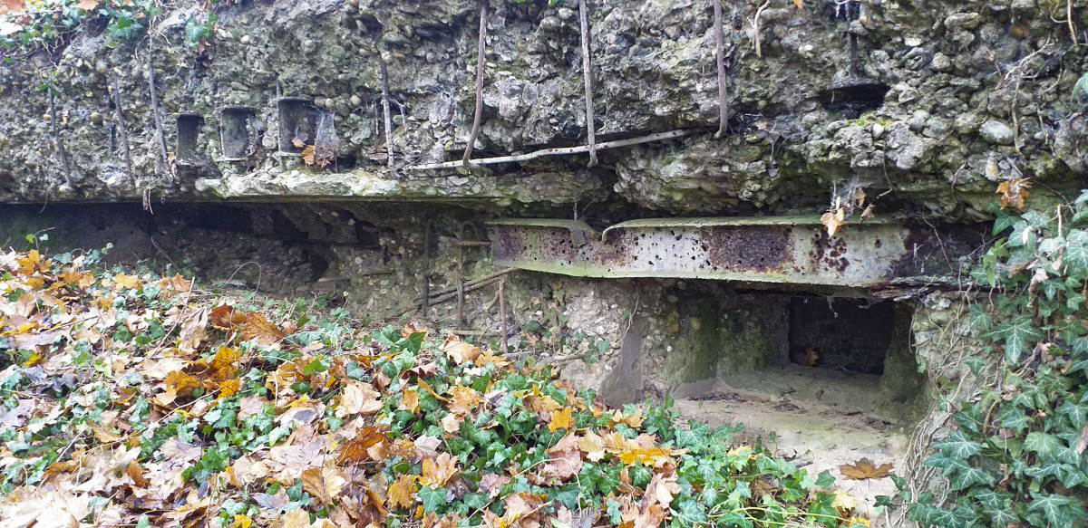 Ligne Maginot - FORT FOCH GLACIS - (Blockhaus pour arme infanterie) - Les deux créneaux pour mitrailleuse