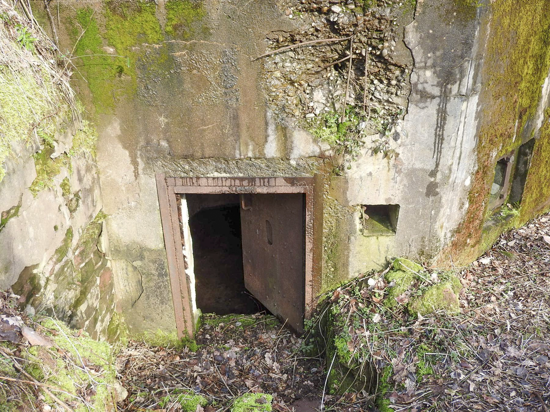 Ligne Maginot - LANGENACKER OUEST - (Blockhaus pour arme infanterie) - L'entrée du blockhaus