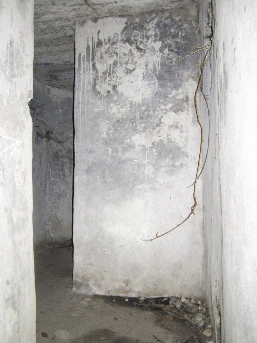 Ligne Maginot - HAUTE DIGUE 4 - (Blockhaus pour arme infanterie) - Accès en chicane à la chambre de tir - G.Fuchs