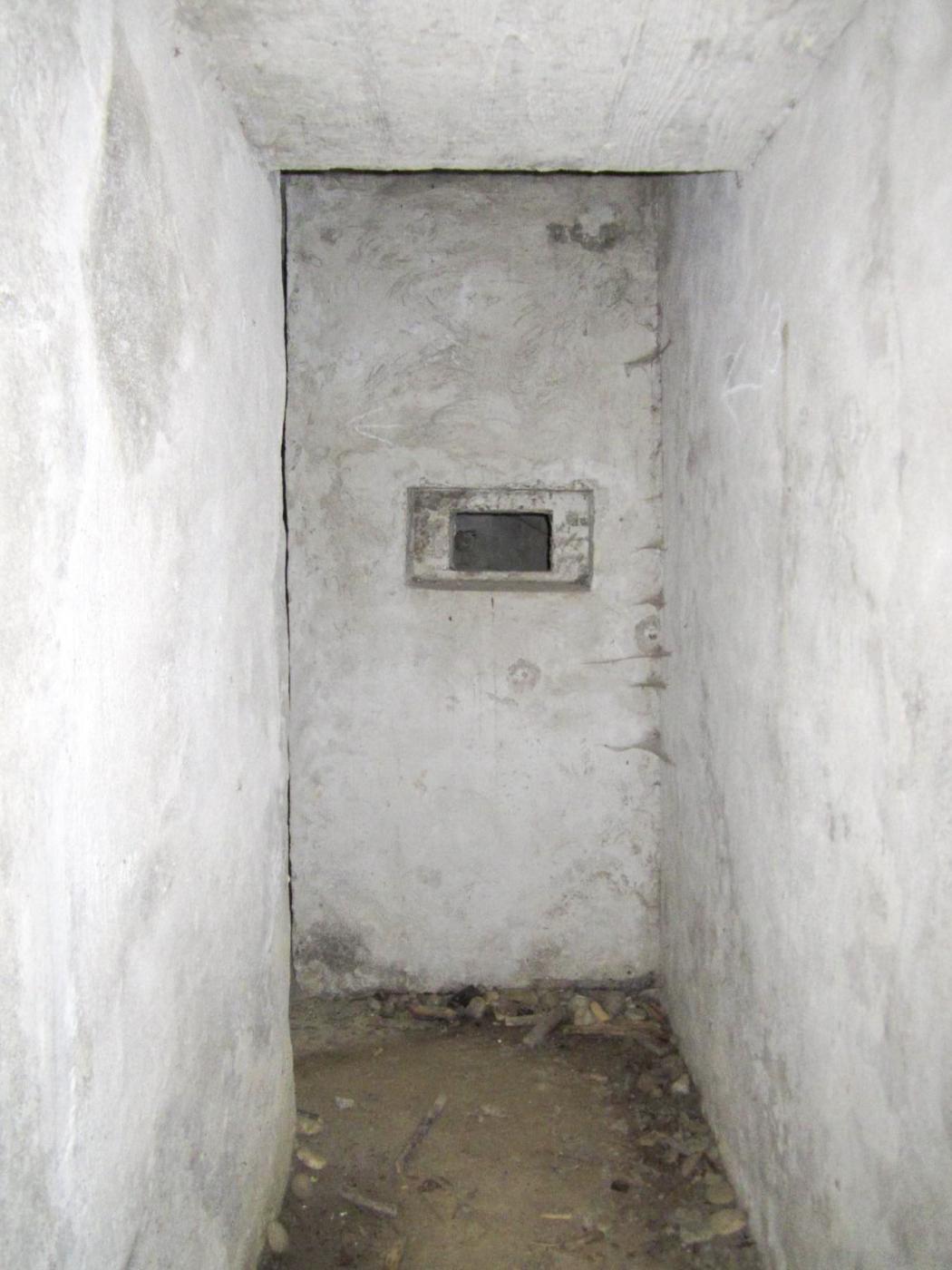 Ligne Maginot - HAUTE DIGUE 6 - (Blockhaus pour arme infanterie) - Accès à la chambre de tir et créneau de défense rapprochée de la galerie
