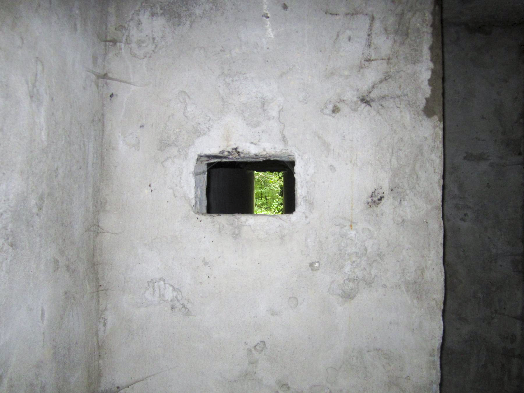 Ligne Maginot - HAUTE DIGUE 6 - (Blockhaus pour arme infanterie) - Chambre de tir
Créneau de défense rapprochée de la galerie