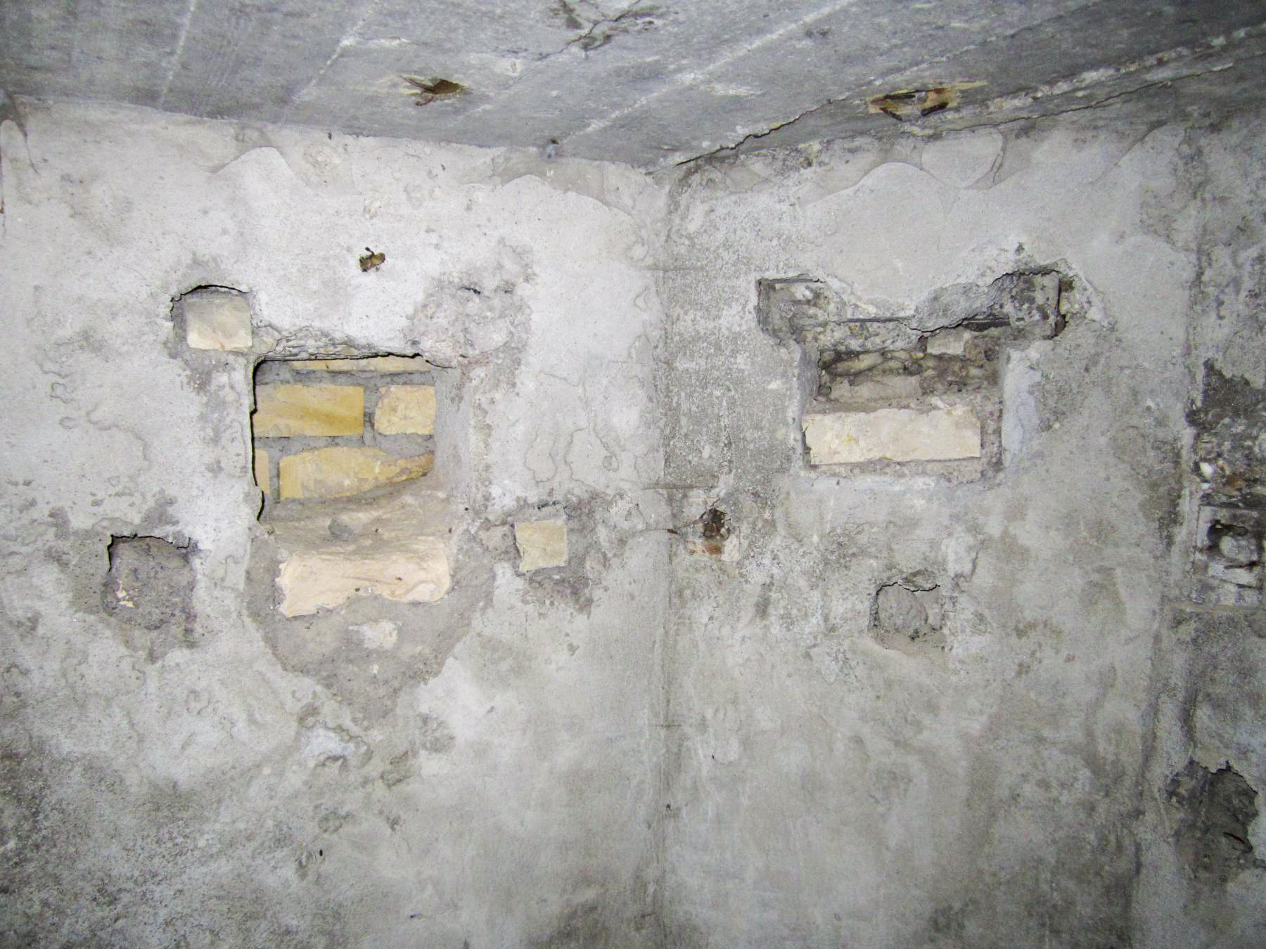Ligne Maginot - HAUTE DIGUE 6 - (Blockhaus pour arme infanterie) - Chambre de tir
Créneau latéraux gauche