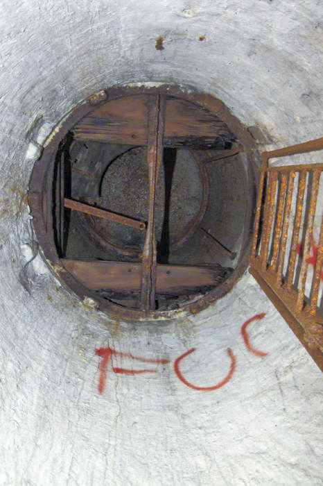 Ligne Maginot - OBSERVATOIRE EST DES CERISIERS - (Observatoire d'artillerie) - Puits de la cloche d'observation - A. SCHOEN