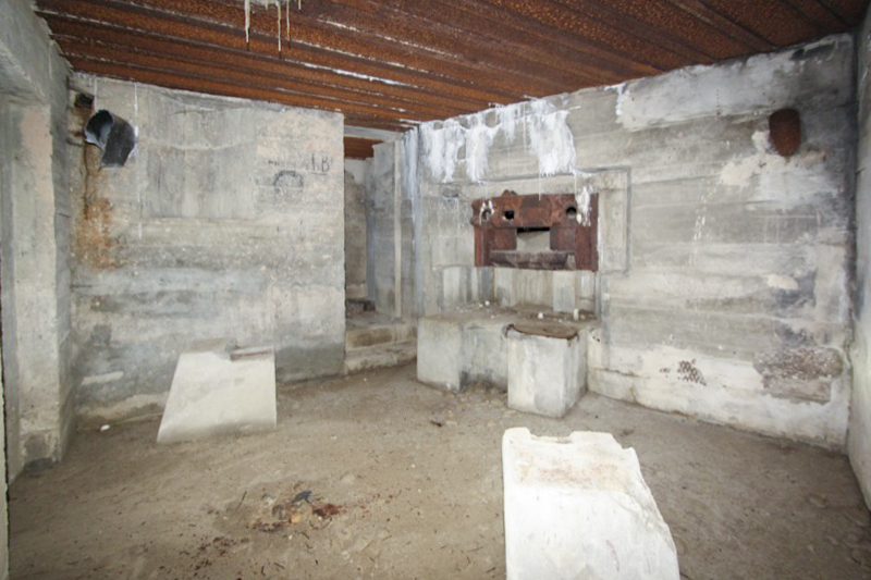 Ligne Maginot - PORT du RHIN Sud 18 ( Blockhaus pour arme infanterie ) - Chambre de tir antichar Sud