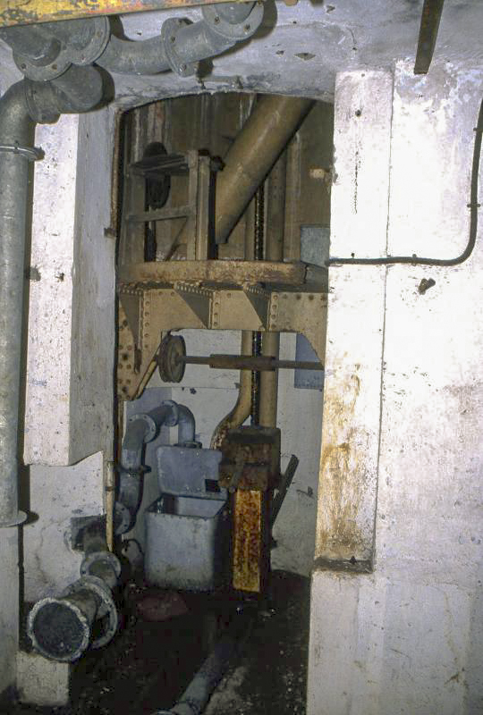 Ligne Maginot - EINSELING NORD - C72 - (Casemate d'infanterie) - Puits de la cloche JM