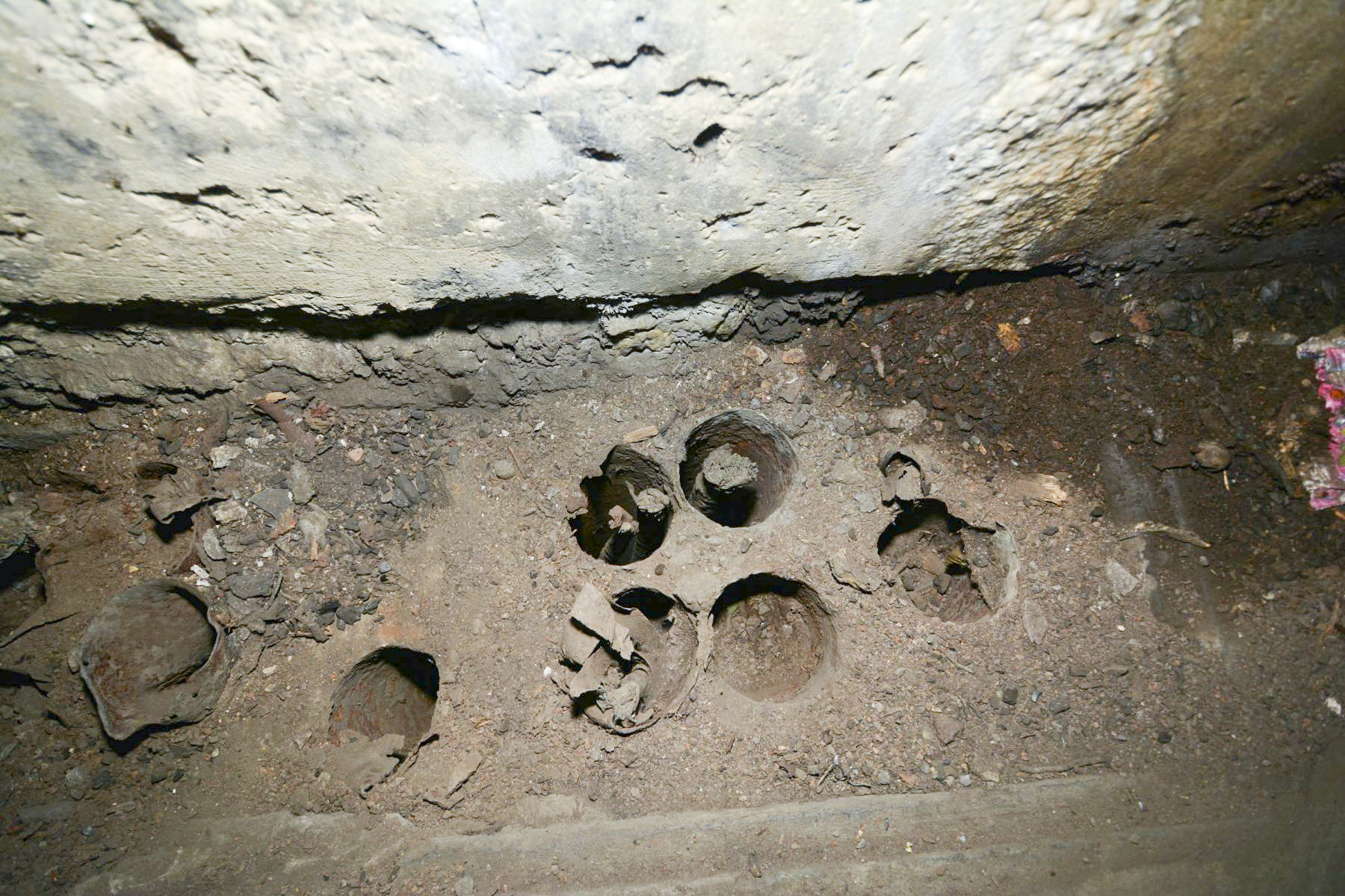 Ligne Maginot - 7 - (Central téléphonique isolé) - Le local abritant le central
Les fourreaux d'arrivée de câbles