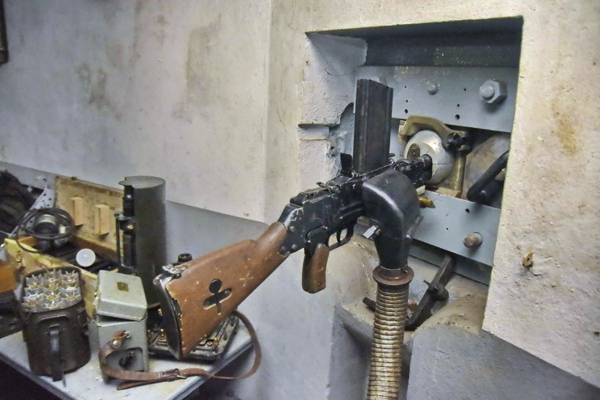 Ligne Maginot - GRAND LOT - C36 - (Casemate d'infanterie - Double) - FM 24/29 coté droit - D.Froehly