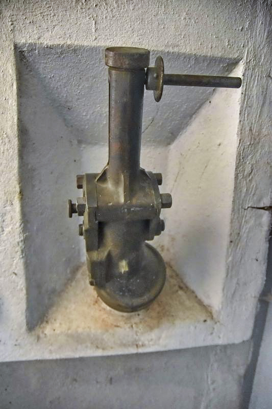 Ligne Maginot - GRAND LOT - C36 - (Casemate d'infanterie - Double) - Goulotte lance-grenades