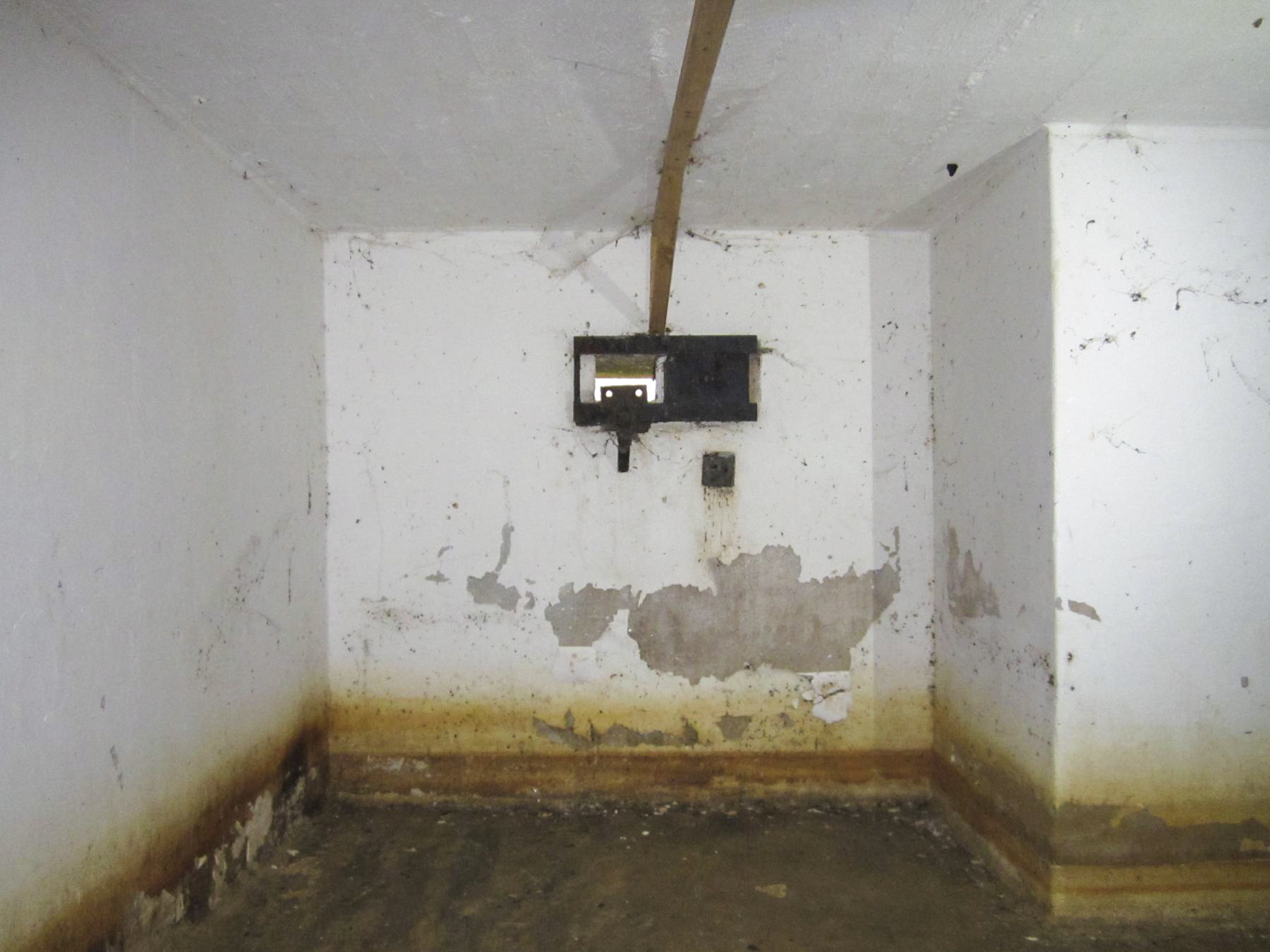 Ligne Maginot - DRACHENBRONN - (Blockhaus pour arme infanterie) - Créneau mitrailleuse de gauche - Gregory Fuchs