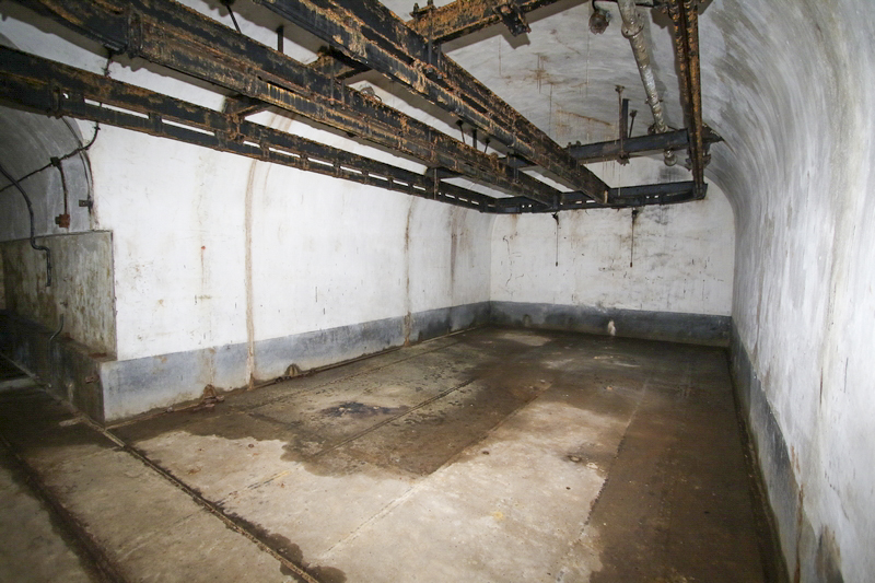 Ligne Maginot - HOCHWALD - (Ouvrage d'artillerie) - Bloc 12 ?
Magasin M2 au pied du bloc