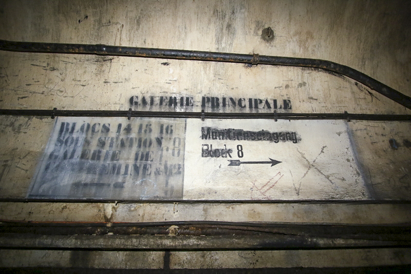 Ligne Maginot - HOCHWALD - (Ouvrage d'artillerie) - Avants Ouest
Signalisation en français et en allemand