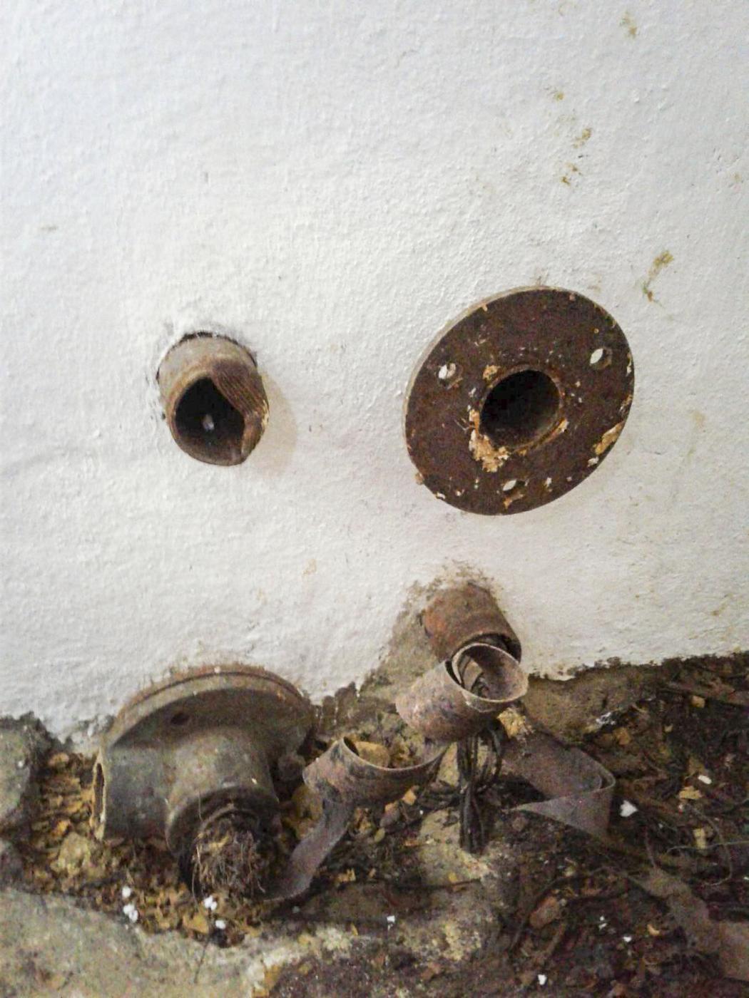 Ligne Maginot - 37 - (Chambre de coupure) - Arrivées des câbles - Fabrice THOMASSIN