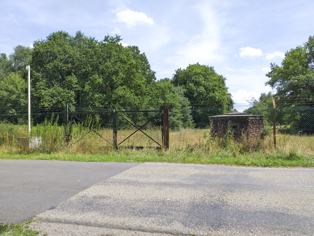 Ligne Maginot - NEUBOURG - (Depot du Génie) - Entrée de la voie ferrée de service du dépôt