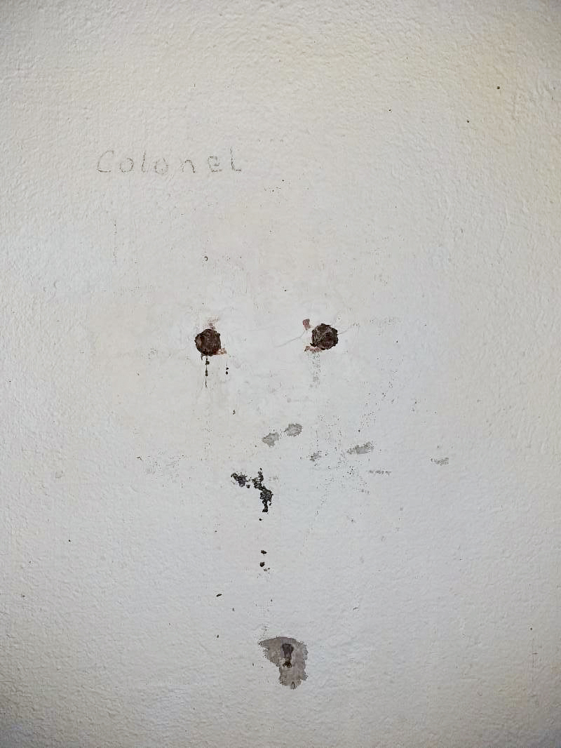 Ligne Maginot - REIMERSWILLER - (PC) - Support d'une prise téléphonique avec l'inscription 'colonel' 