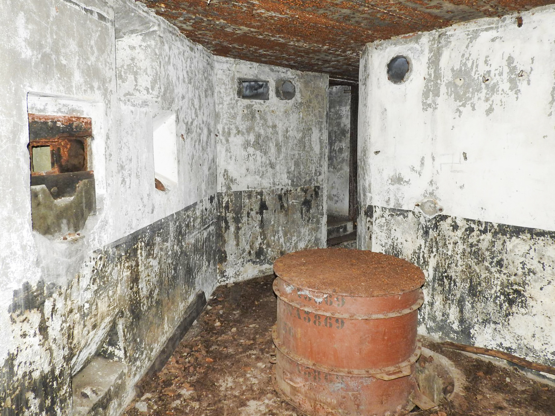 Ligne Maginot - GRAFENWEIHER NORD OUEST - (Casemate d'infanterie - double) - La partie Est de la casemate - STENGER Mathieu