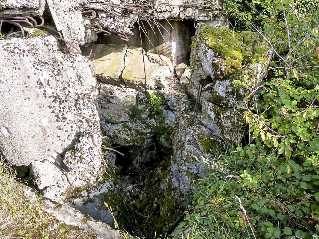 Ligne Maginot - INGOLSHEIM Est ( Casemate d'infanterie ) -  - JMBrams