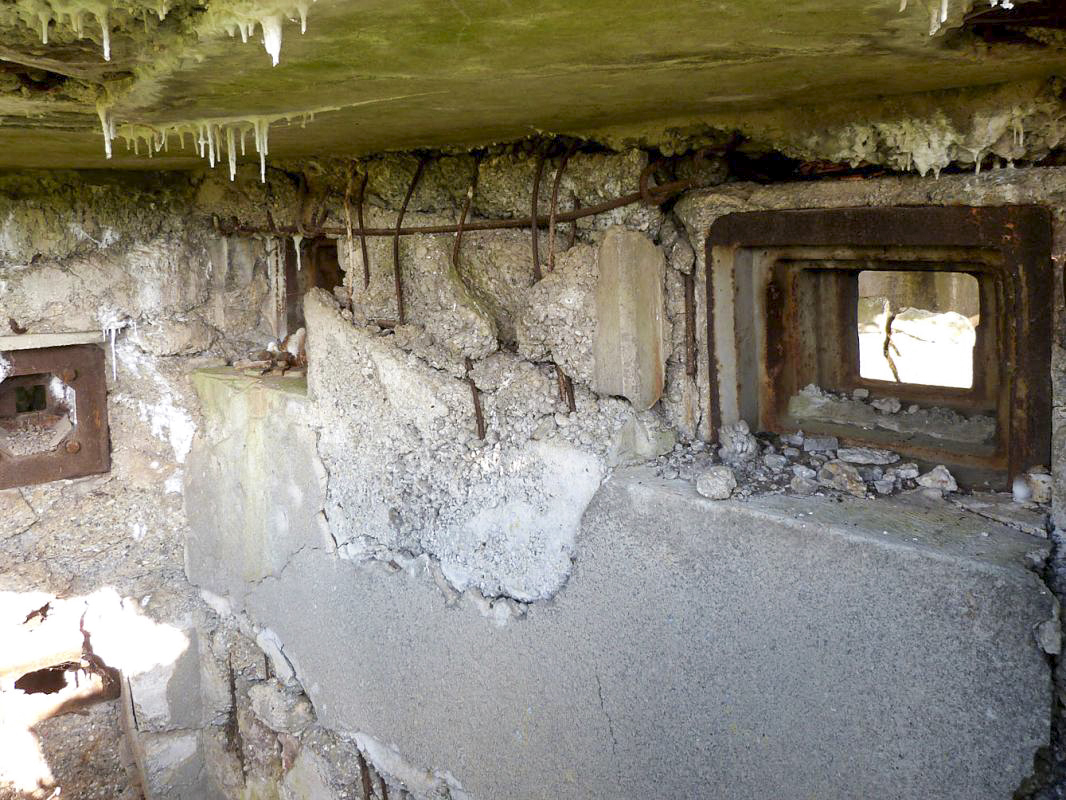 Ligne Maginot - INGOLSHEIM Est ( Casemate d'infanterie ) - 