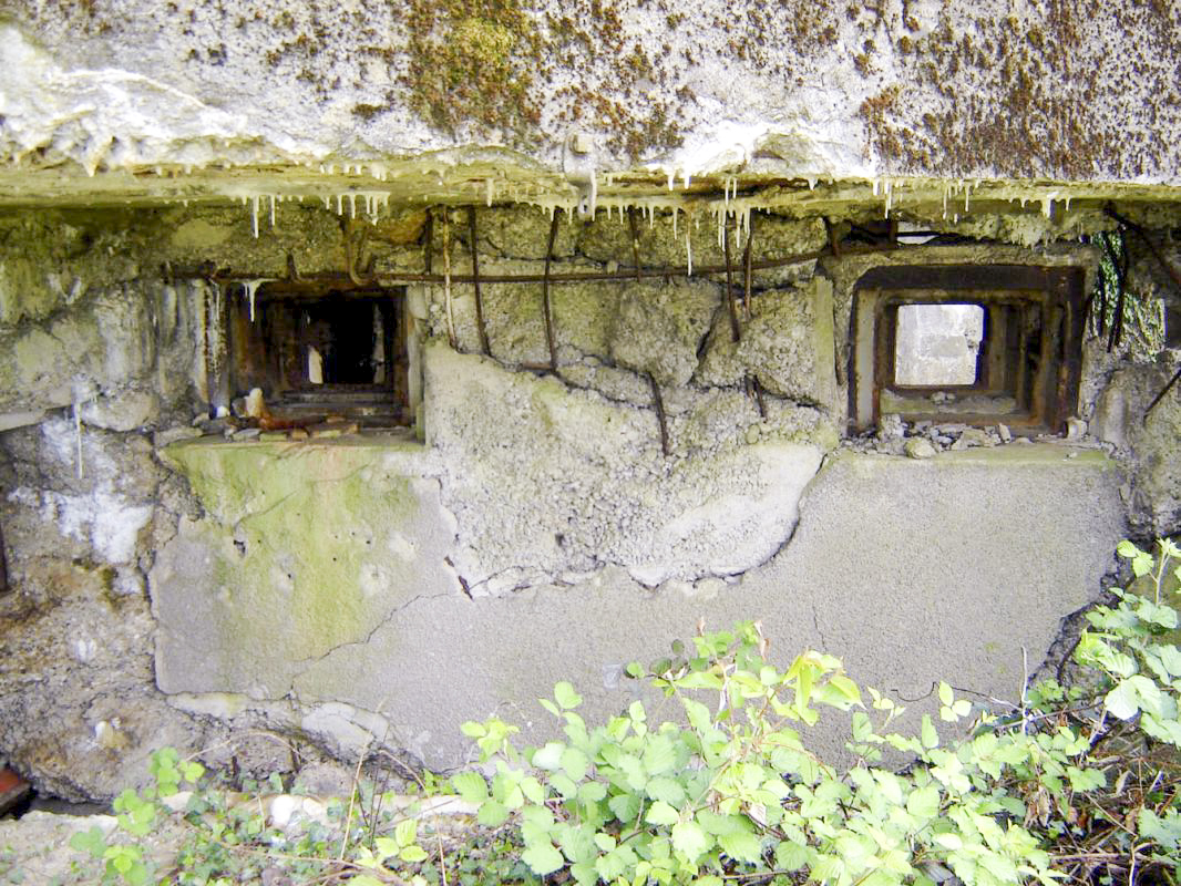 Ligne Maginot - INGOLSHEIM Est ( Casemate d'infanterie ) - 
