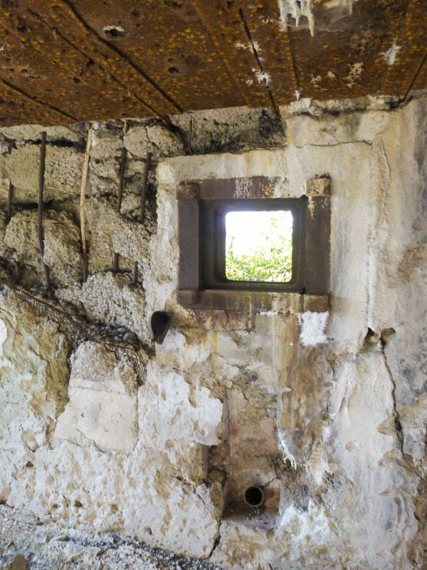Ligne Maginot - INGOLSHEIM Est ( Casemate d'infanterie ) - 