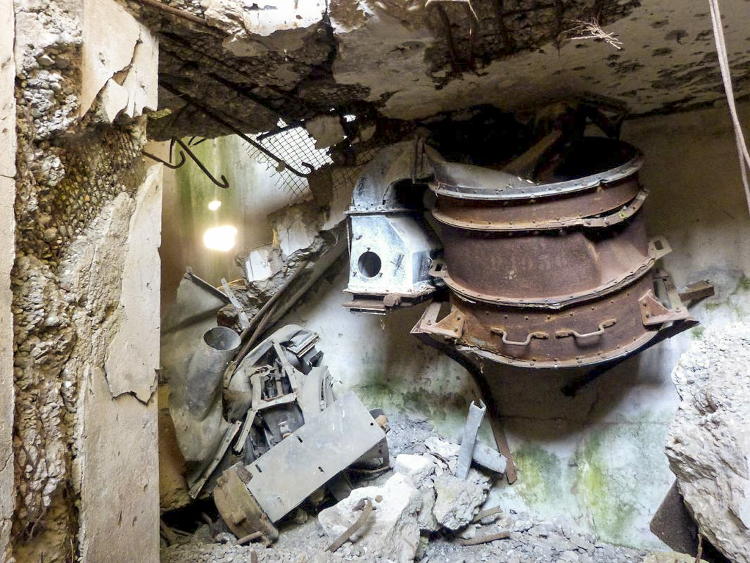 Ligne Maginot - INGOLSHEIM Est ( Casemate d'infanterie ) - 