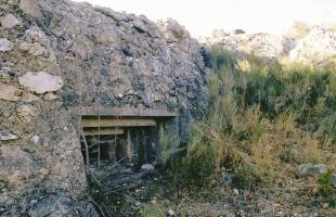Ligne Maginot - PIERRE POINTUE - (Ouvrage d'infanterie) - Bloc 5
L'embrasure pour mitrailleuse. La cloche du bloc 3 est visible à l'arrière plan