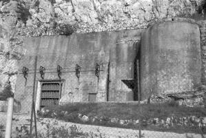 Ligne Maginot - SAINTE AGNES (SAG) - EO9 - (Ouvrage d'artillerie) - Bloc 1
Entrée de l'ouvrage début des années 60; l'antenne est encore présente.