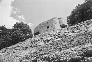 Ligne Maginot - MONTE GROSSO (MG) - E02 - (Ouvrage d'artillerie) - Le bloc 3 avec selon certains, une antenne supplémentaire.