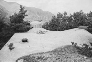 Ligne Maginot - MONTE GROSSO (MG) - E02 - (Ouvrage d'artillerie) - Le bloc 8
La cloche GFM a été reconstruite en béton