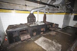 Ligne Maginot - HAUT POIRIER - (Ouvrage d'infanterie) - La cuisine
Cuisinière Arthur-Martin mixte fuel et charbon