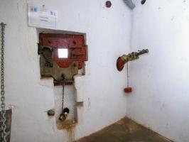 Ligne Maginot - BOIS DU FOUR - A5 - (Ouvrage d'infanterie) - Créneau pour FM24/29 et goulotte lance grenade